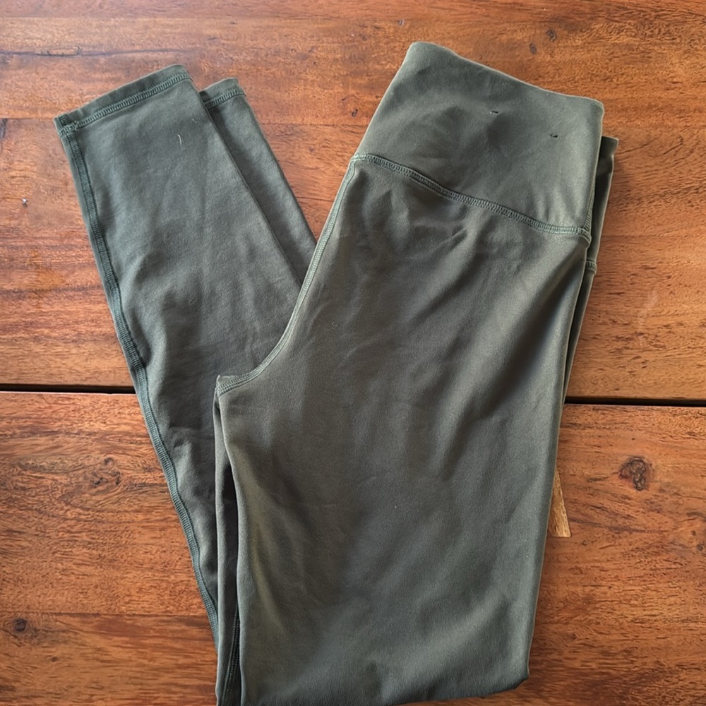 Under Armour women’s cold gear pants in green size medium